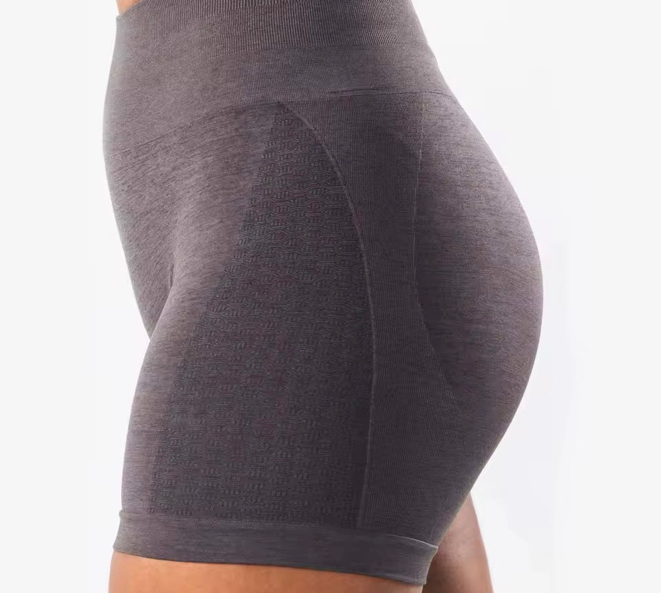 Nahtlose Damen-Gymshorts