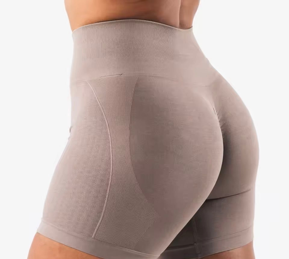 Nahtlose Damen-Gymshorts